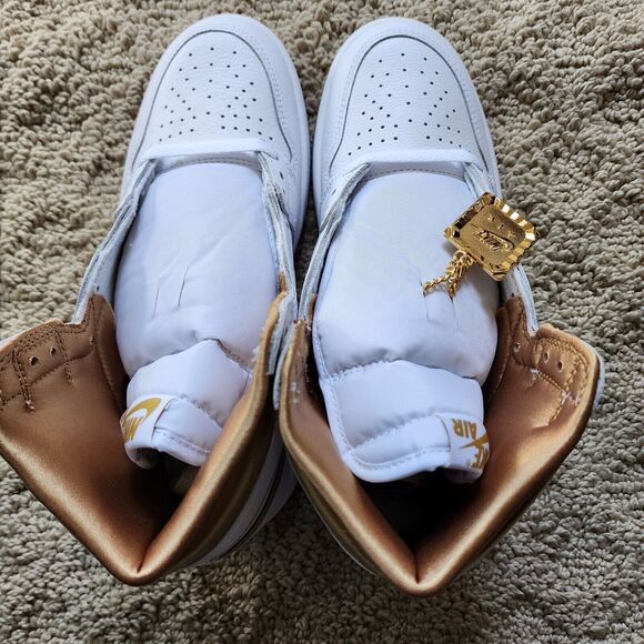 Wmns Air Jordan 1 Retro OG High Metallic Gold Brand New Sz 12 - Picture 5 of 10